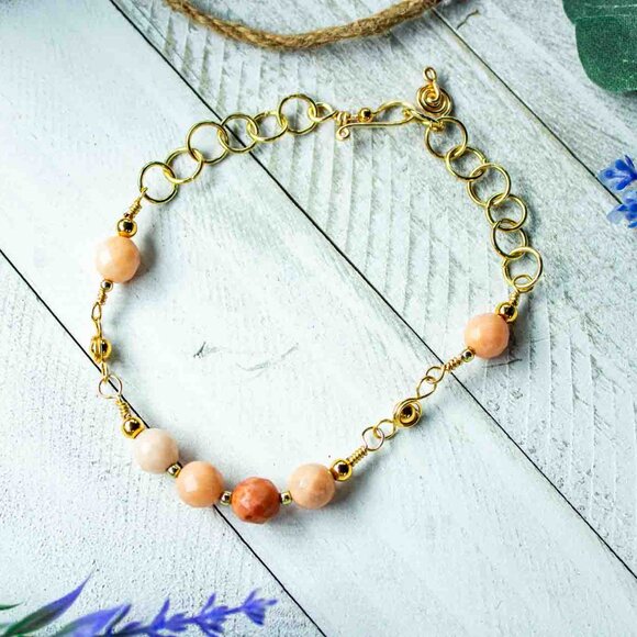 Peach Aventurine Bead Bracelet with Handmade Gold Chain Links - Picture 3 of 15